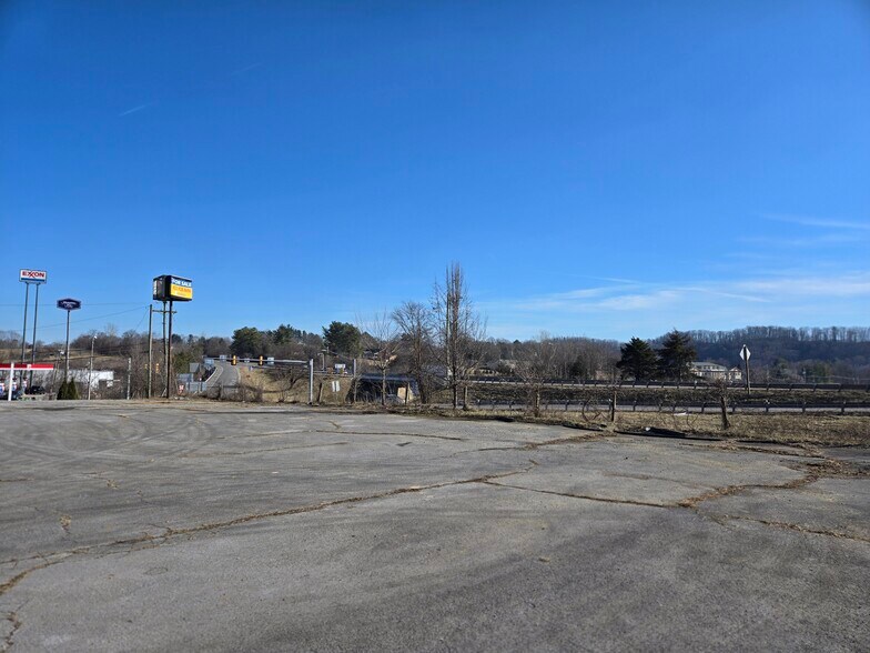 611 Cummings St, Abingdon, VA à vendre - Autre - Image 2 de 5