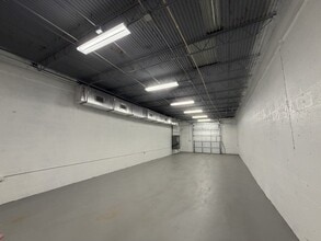 511-545 NE 32nd St, Oakland Park, FL for lease Interior Photo- Image 2 of 8