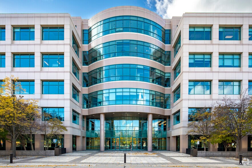 5150 Spectrum Way, Mississauga, ON à louer - Photo du bâtiment - Image 2 de 9