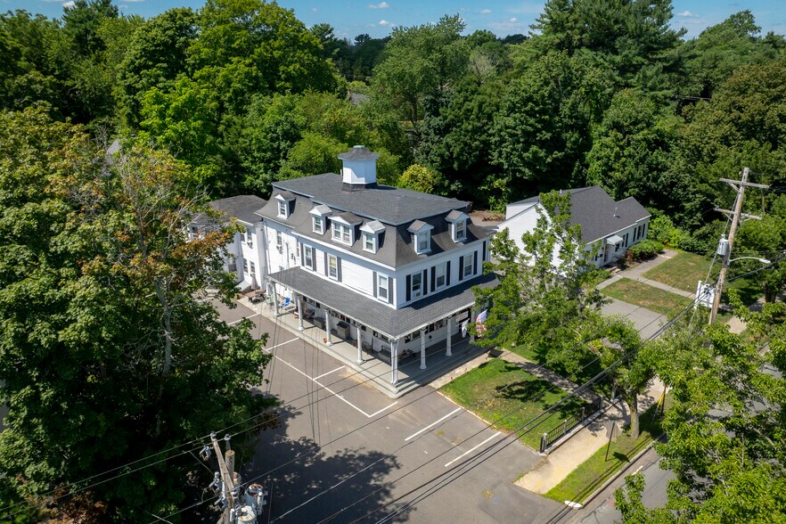 46 Main St, Bridgewater, MA à vendre - Photo du bâtiment - Image 3 de 13