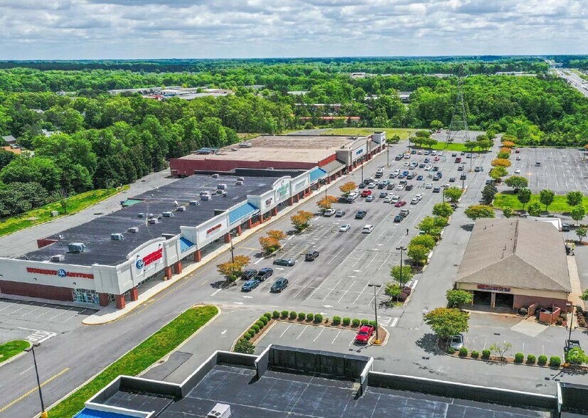 5850 West Highway 74, Indian Trail, NC à vendre - Photo du bâtiment - Image 2 de 4