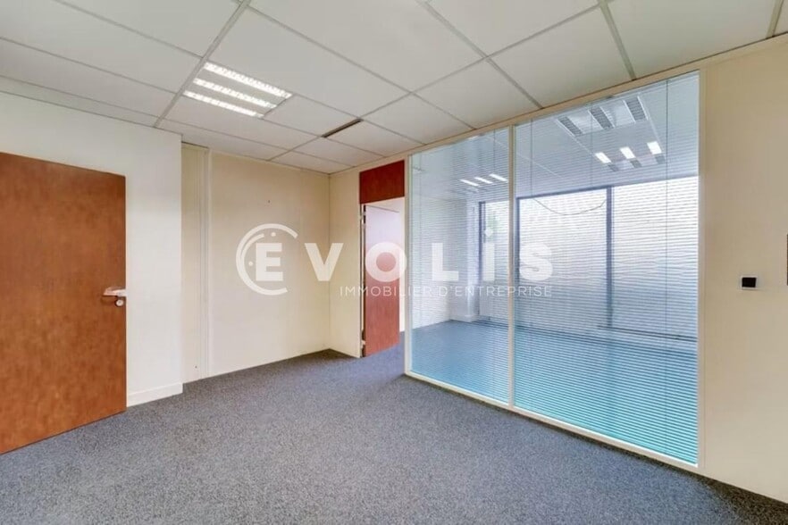 Bureau dans Torcy à louer - Photo intérieure - Image 2 de 2