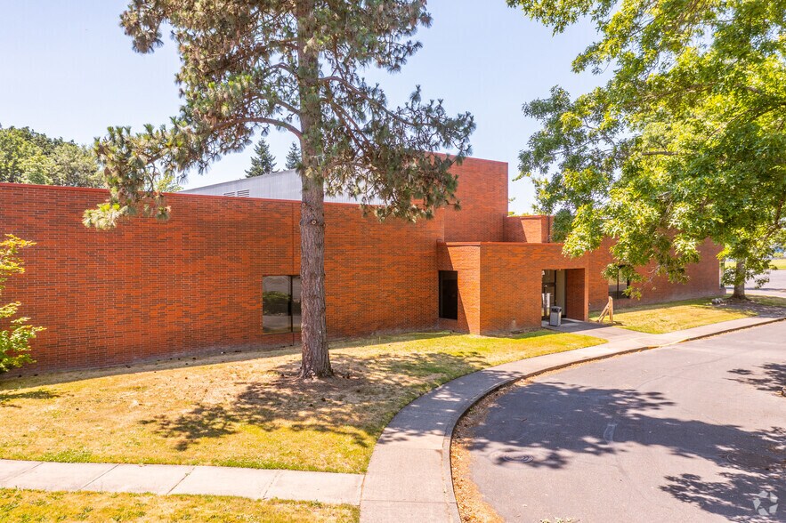 26600 SW Parkway Ave, Wilsonville, OR à louer - Photo du bâtiment - Image 3 de 7