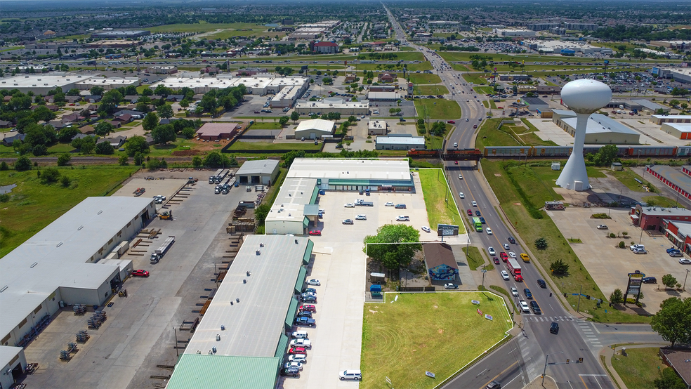 200 SE 19th & 2001 Broadway portfolio of 2 properties for sale on LoopNet.ca - Aerial - Image 2 of 2