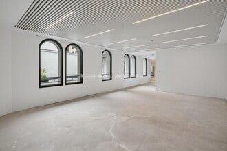 52 Rue De Monceau, Paris for lease Interior Photo- Image 2 of 7