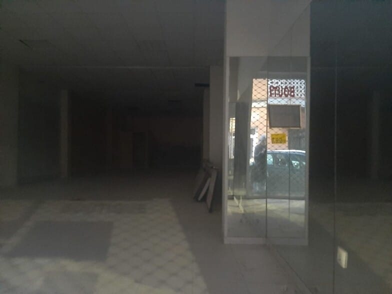 Retail in Cáceres, Cáceres for lease - Building Photo - Image 2 of 3