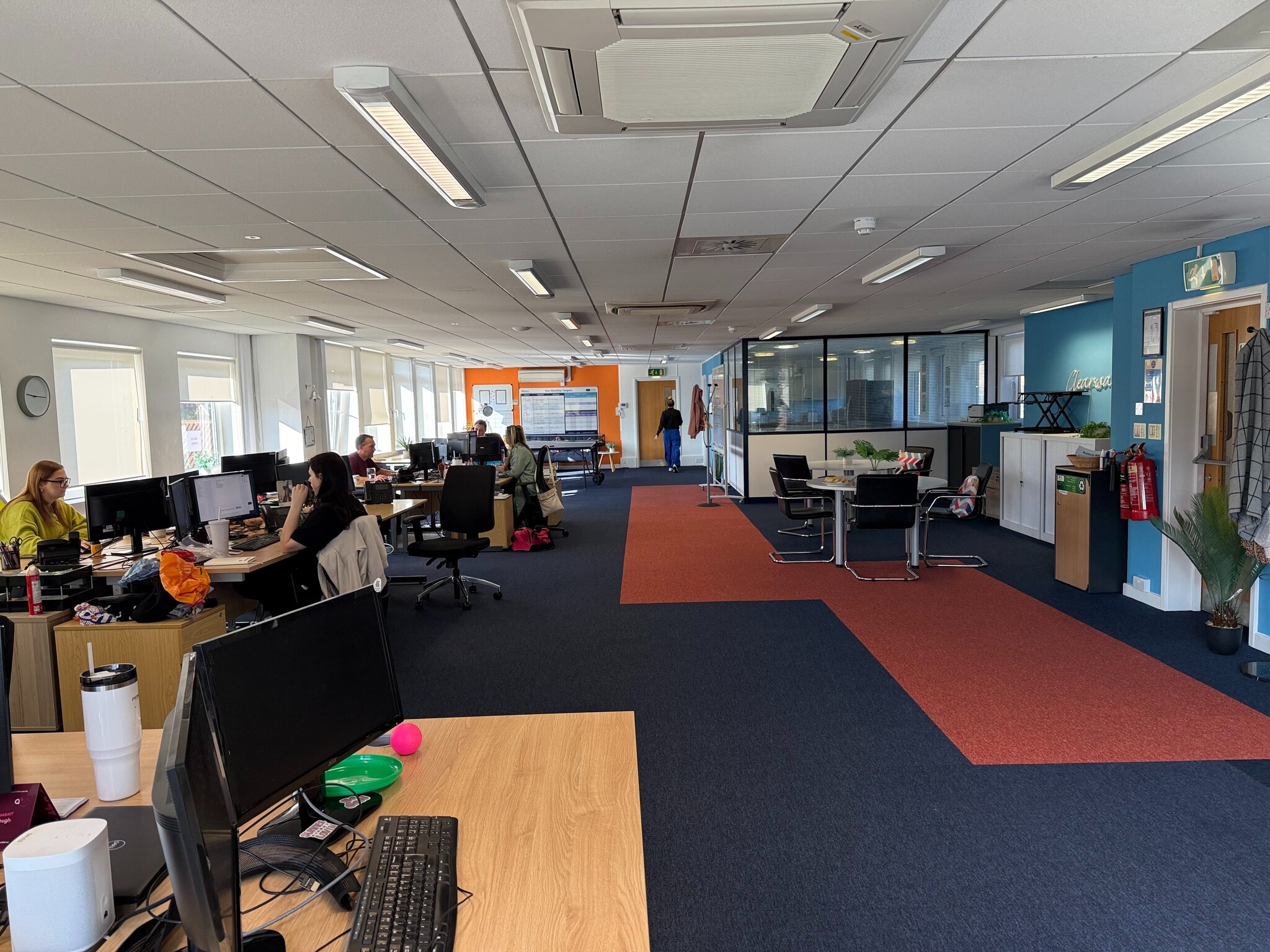 50-52 The Broadway, Crawley à louer Photo intérieure- Image 1 de 5