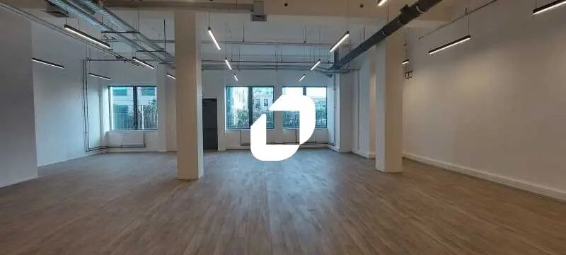 Flex in Saint-Denis for lease - Interior Photo - Image 2 of 13