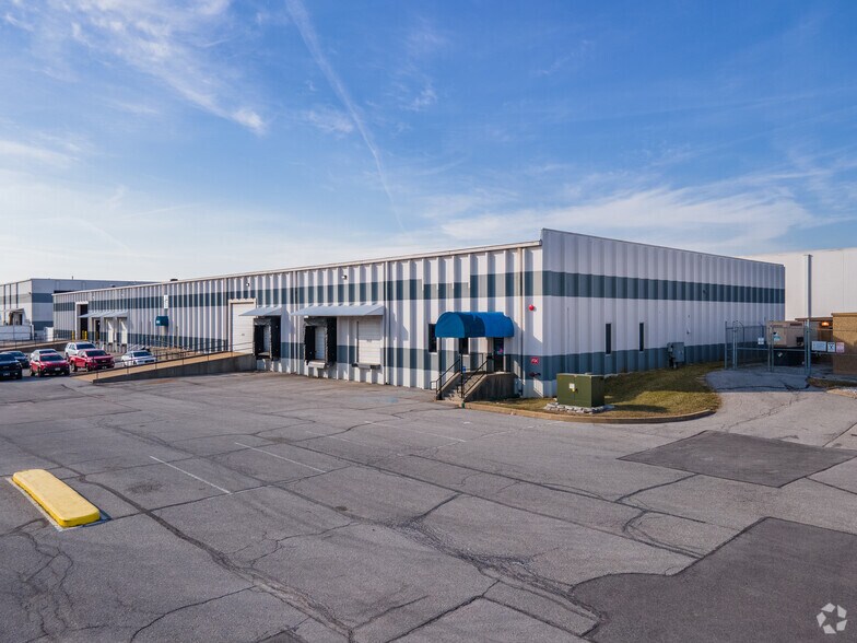 2030-2032 Corporate 44 Dr, Fenton, MO à louer - Photo principale - Image 1 de 9