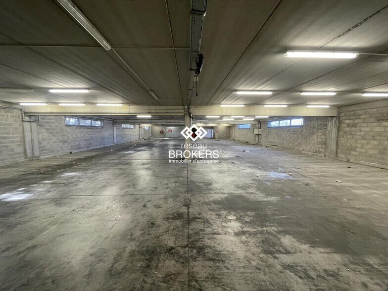 Industrial in Aubagne for lease - Building Photo - Image 3 of 6