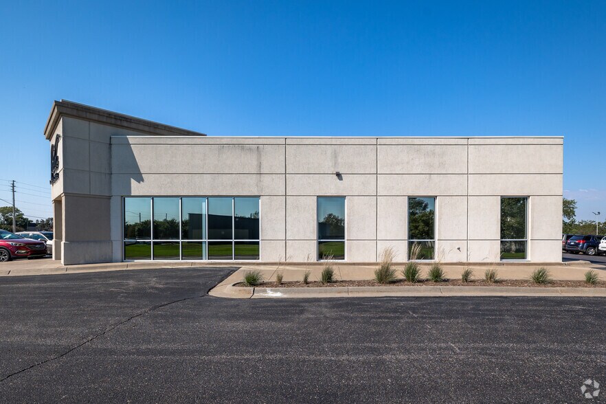 11414 E Central Ave, Wichita, KS à louer - Photo du bâtiment - Image 3 de 3