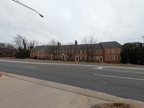 4151-4165 Chain Bridge Rd, Fairfax, VA for lease Interior Photo- Image 2 of 36