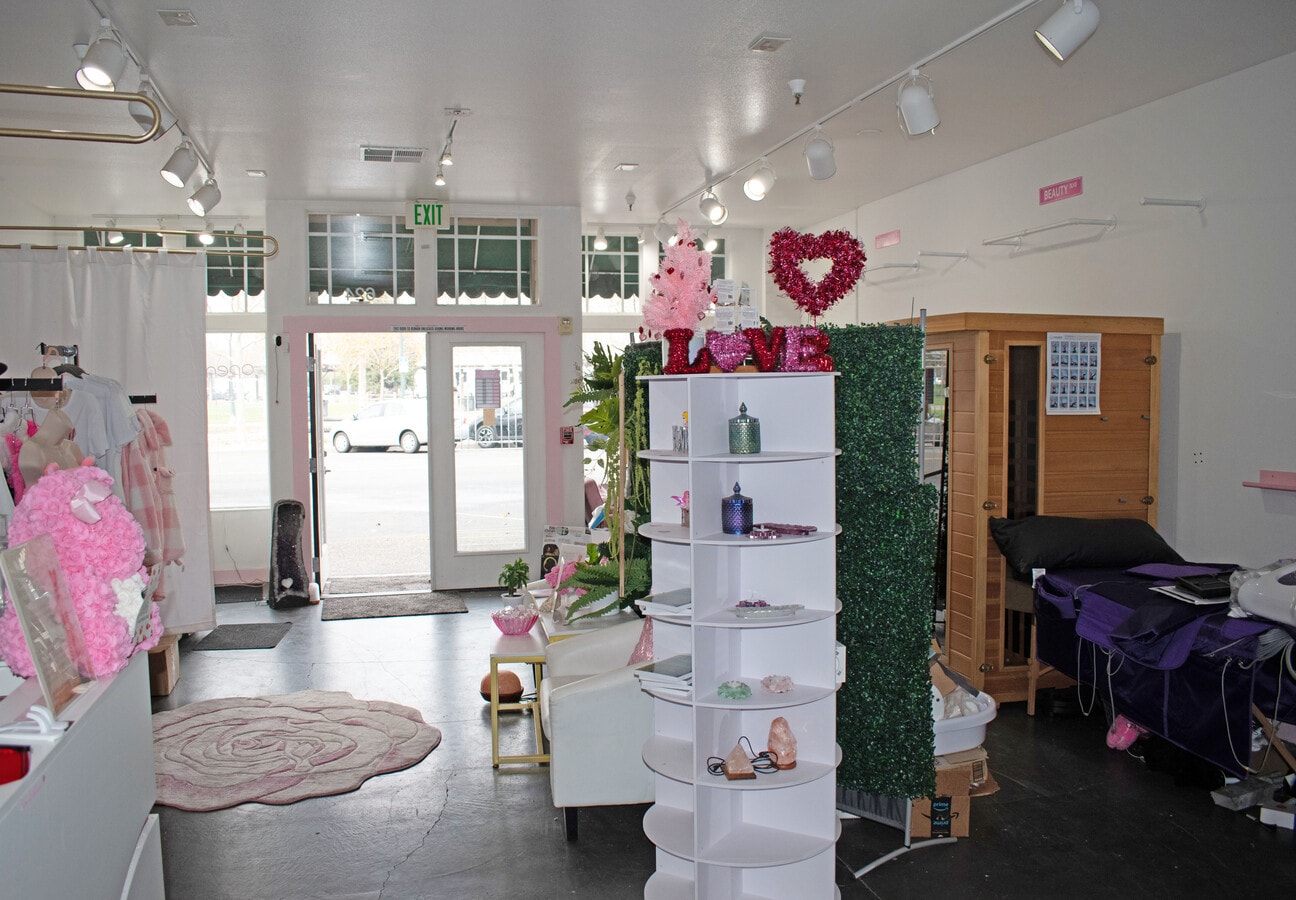 620-624 McClelland Dr, Windsor, CA 95492 - Unit 620 & 624 - - Interior Photo - Image 2 of 6