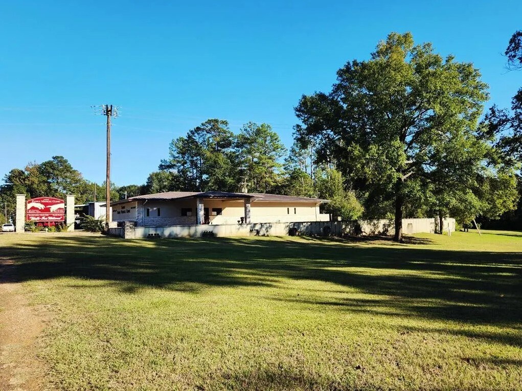 1111 Worth St, Hemphill, TX for sale Primary Photo- Image 1 of 2