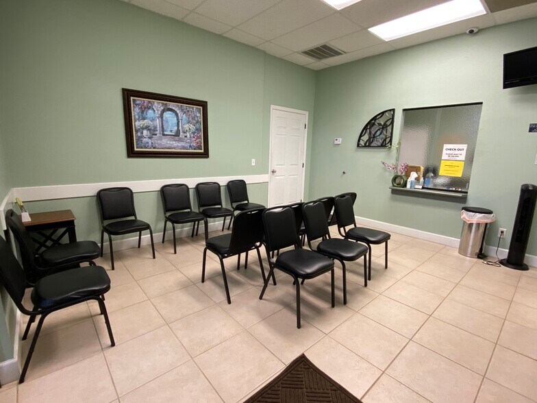 17051 US Highway 441 S, Summerfield, FL à louer - Photo du bâtiment - Image 3 de 16