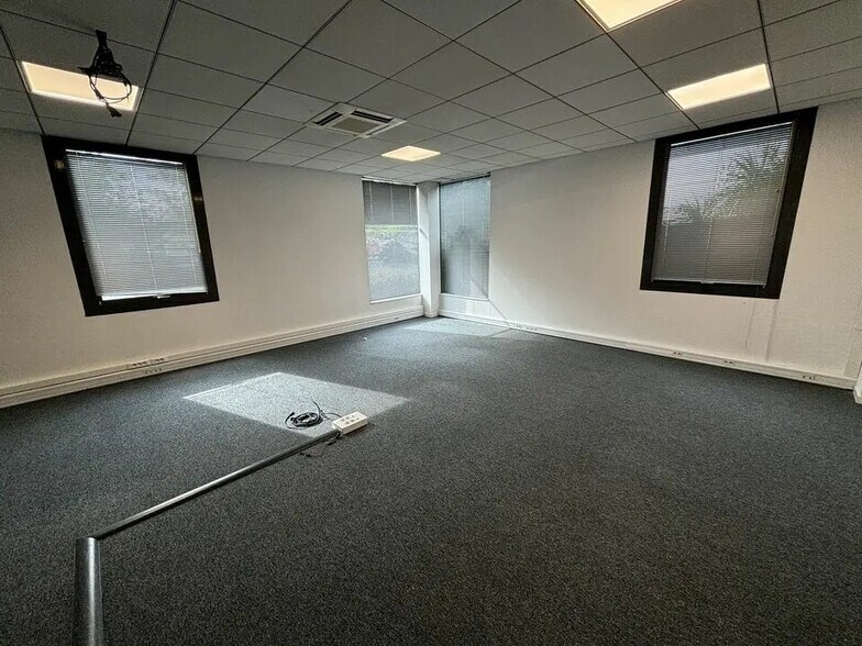 Office in Mérignac for lease - Building Photo - Image 2 of 11