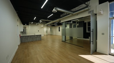 997-999 NE 125th St, Miami, FL for lease Interior Photo- Image 2 of 6