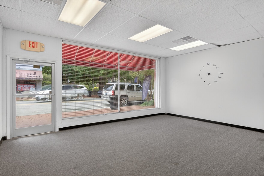 126 N Main St, Warrenton, NC for lease - Lobby - Image 2 of 33