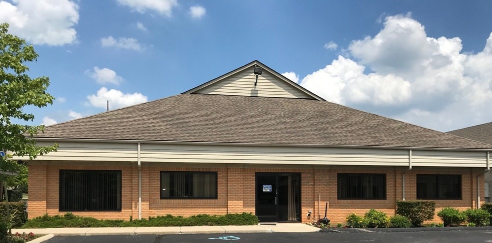 5757 W Maple Rd, West Bloomfield, MI for sale - Building Photo - Image 3 of 6