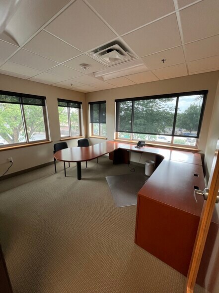 2114 N Lincoln Ave, Loveland, CO à louer - Photo du bâtiment - Image 3 de 4