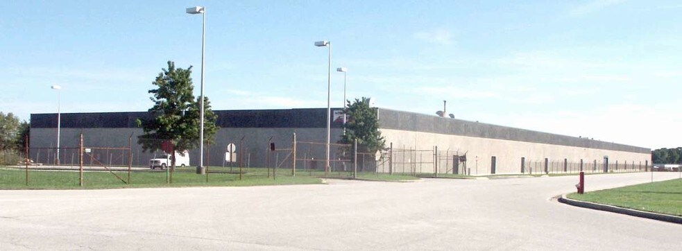 670 Chesapeake Park Plz, Middle River, MD for lease - Building Photo - Image 2 of 8