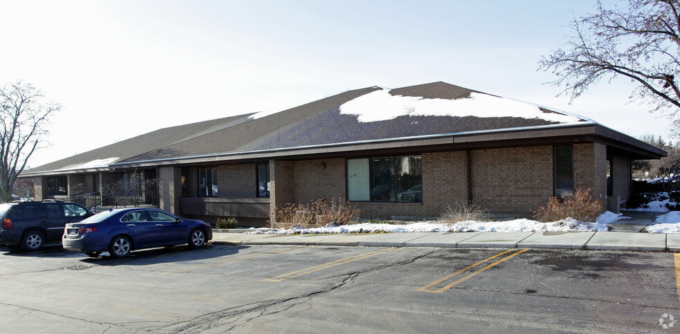 511-515 Thornhill Dr, Carol Stream, IL for lease - Building Photo - Image 2 of 53