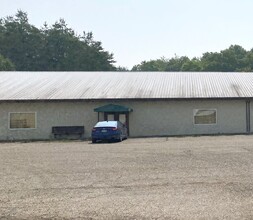 190 Twin Oaks Dr dr, Jackson, OH for lease Building Photo- Image 2 of 4