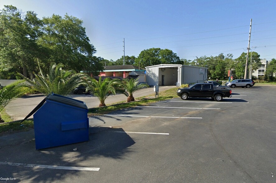5809 Memorial Hwy, Tampa, FL for sale - Building Photo - Image 2 of 5