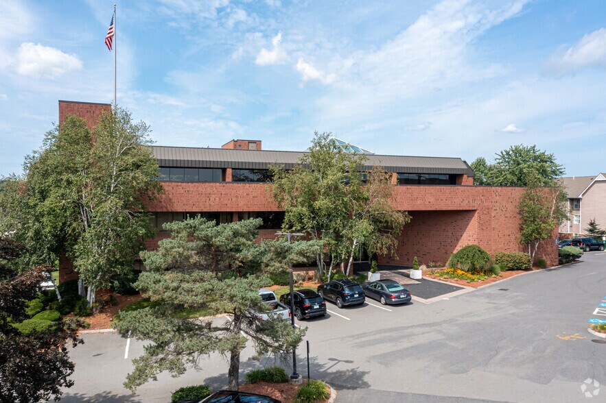333 Elm St, Dedham, MA à louer - Photo du bâtiment - Image 2 de 11
