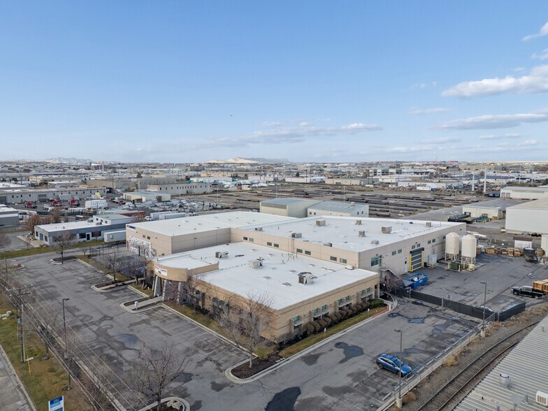 2330-2350 W California Ave, Salt Lake City, UT à louer - Photo du bâtiment - Image 2 de 6