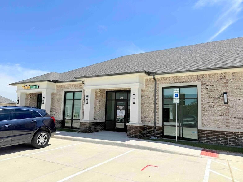 2120 Prairie Dr, Prosper, TX à louer - Photo du bâtiment - Image 2 de 3