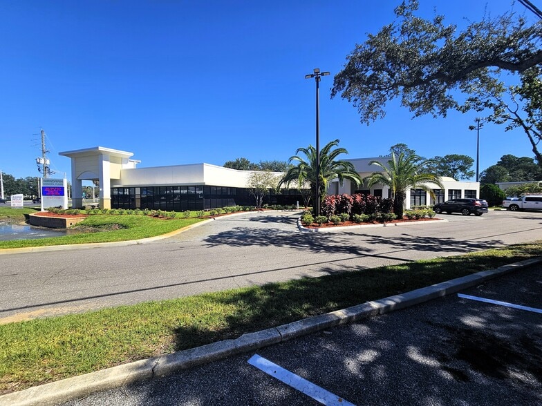 9765 San Jose Blvd, Jacksonville, FL for lease - Building Photo - Image 3 of 16