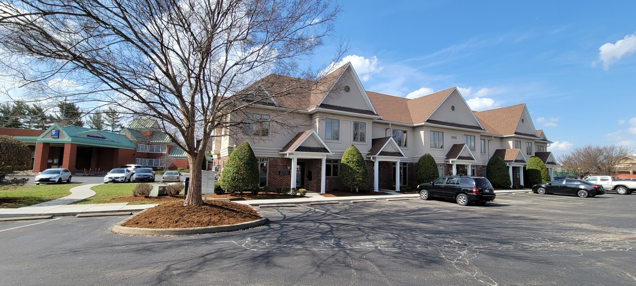 6511 Glenridge Park Pl, Louisville, KY for lease Primary Photo- Image 1 of 10