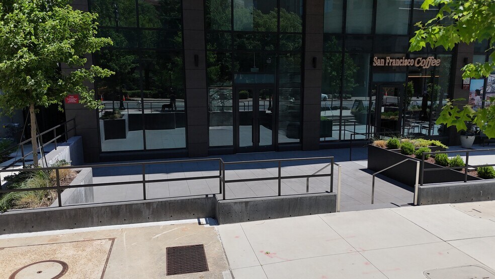 1441 Peachtree St, Atlanta, GA à louer - Photo du bâtiment - Image 2 de 89
