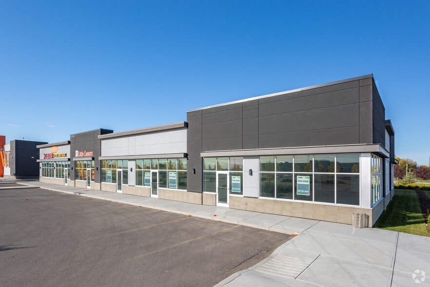 1206 5th St SE, High River, AB à louer - Photo du bâtiment - Image 2 de 7