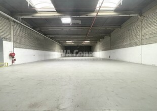 Avenue Paul Langevin, Herblay for lease Interior Photo- Image 2 of 9