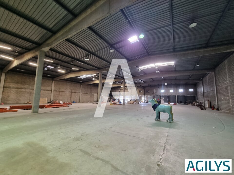 Industrial in Morangis for lease Interior Photo- Image 1 of 6