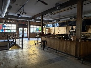 944 Elm St, Manchester, NH à louer Photo intérieure- Image 2 de 8