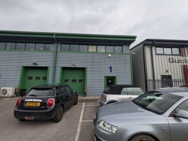 Combe Ln, Wormley à louer Photo du bâtiment- Image 1 de 3