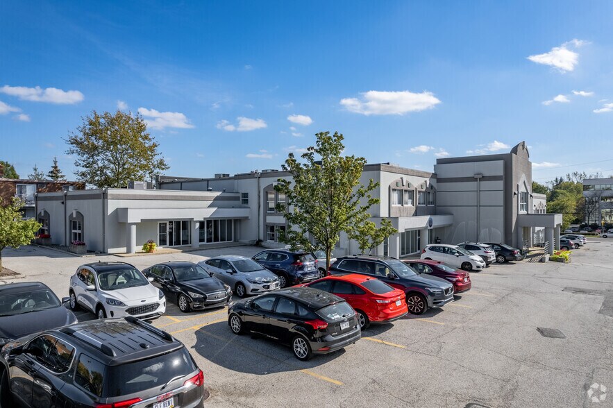 27629 Chagrin Blvd, Beachwood, OH à louer - Photo du bâtiment - Image 3 de 9