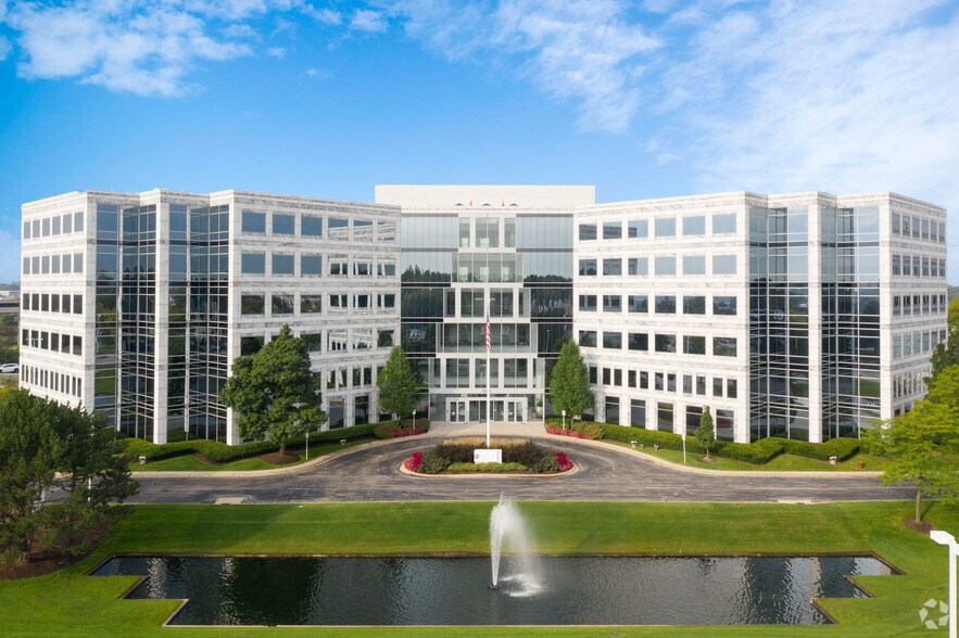 500 Lake Cook Rd, Deerfield, IL à louer - Photo du bâtiment - Image 1 de 18