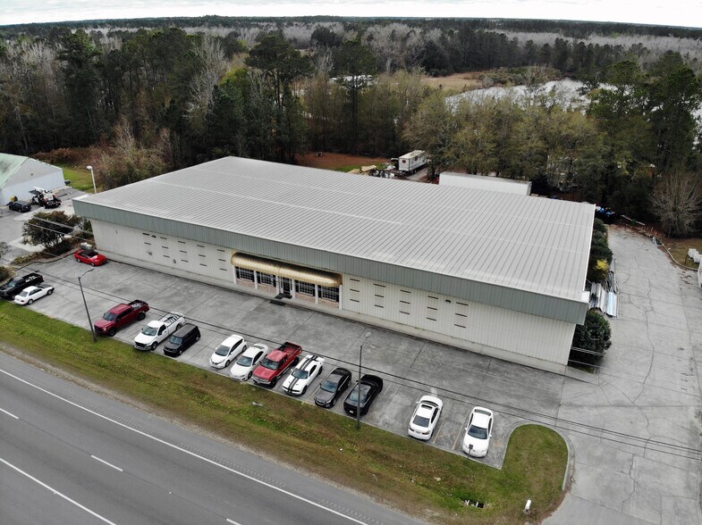 3190 Highway 80 W, Bloomingdale, GA à louer - Photo du bâtiment - Image 1 de 3