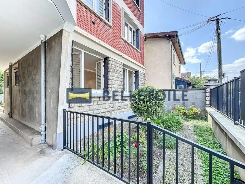 Retail in Maisons-Alfort for lease - Building Photo - Image 3 of 8