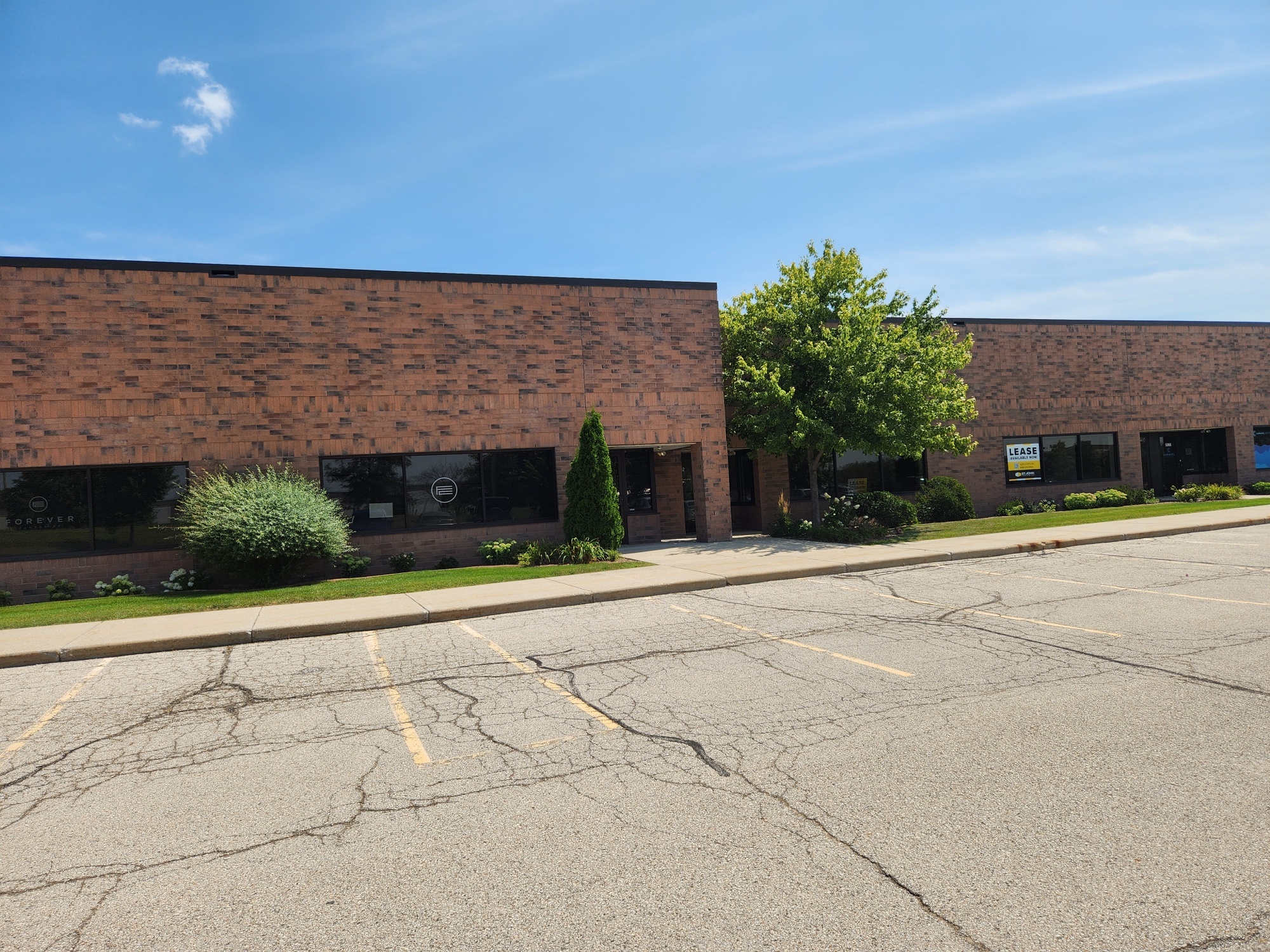 5000-5040 Ashland Way, Franklin, WI for lease Building Photo- Image 1 of 10