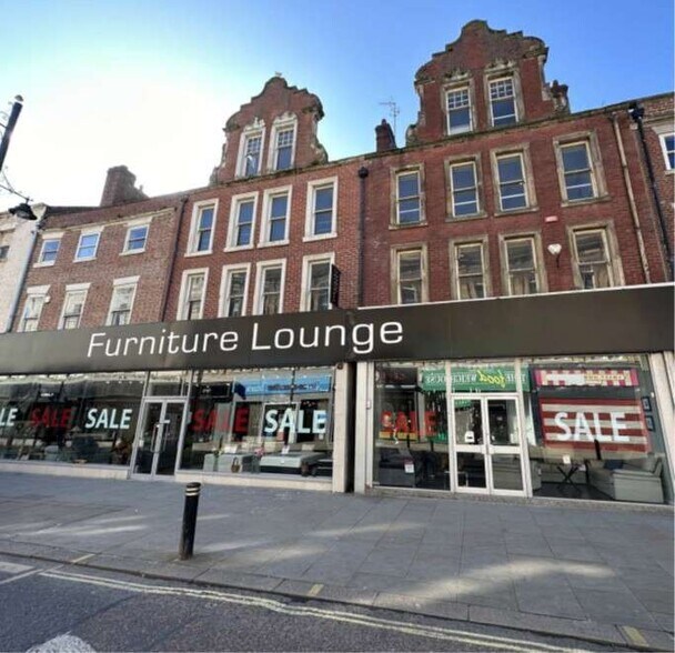 61 – 63 Fawcett Street portefeuille de 2 propriétés à vendre sur LoopNet.ca - Photo du bâtiment - Image 2 de 13