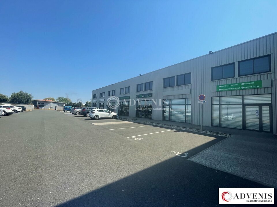 Rue De Chante-Alouette, Ambarès-et-Lagrave for lease Building Photo- Image 1 of 12
