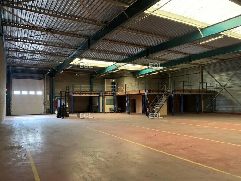 Flex in Lisses for sale - Building Photo - Image 2 of 9