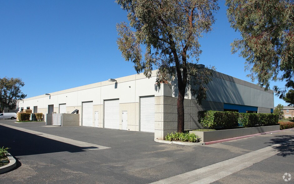 411 N Lombard St, Oxnard, CA à louer - Photo du bâtiment - Image 2 de 4