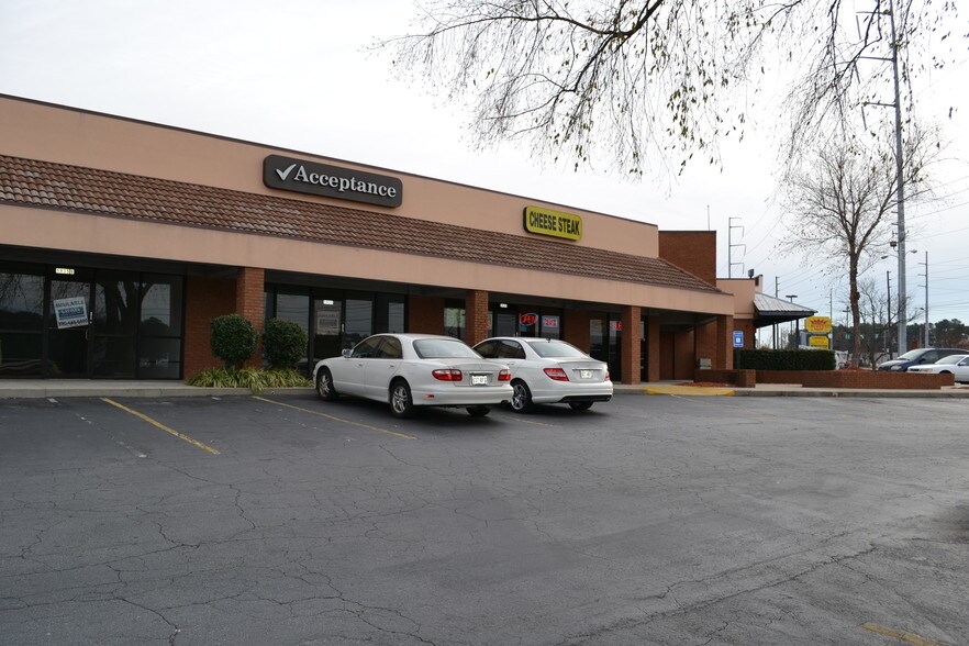 5929-5947 Jimmy Carter Blvd, Norcross, GA for lease - Building Photo - Image 3 of 6