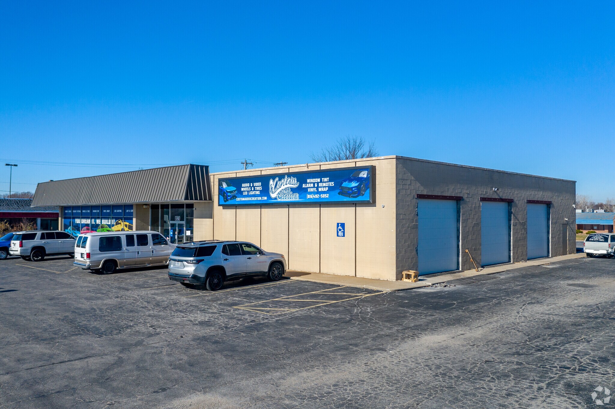 13810 E 40 Hwy, Independence, MO à vendre Photo du bâtiment- Image 1 de 8